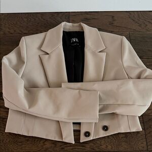 Zara Women's Beige cropped Blazer Jacket
